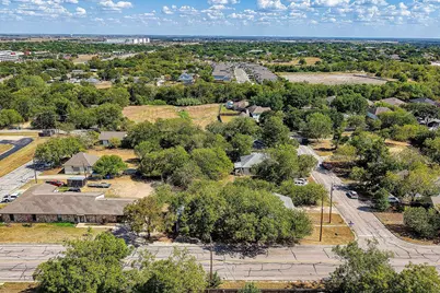 200 E Hoopes Avenue, Pflugerville, TX 78660 - Photo 12