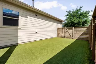 1511 Lawrence St, Austin, TX 78741 - Photo 8