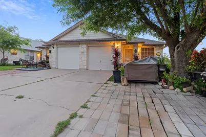 1000 Christopher Drive #B, Round Rock, TX 78681 - Photo 2