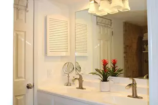 104 Horseshoe Bay Blvd, Horseshoe Bay, TX 78657 - Photo 12