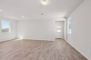 154 Daylily Dr, Elgin, TX 78621 - Photo 12