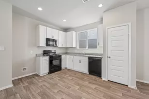154 Daylily Dr, Elgin, TX 78621 - Photo 8