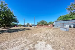 2812 Co Rd 205, Lampasas, TX 76550 - Photo 2