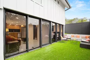 2416 E 10th St, Austin, TX 78702 - Photo 24