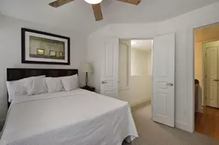 711 W 32nd St, Austin, TX 78705 - Photo 26