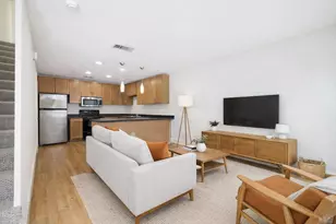 711 W 32nd St, Austin, TX 78705 - Photo 1