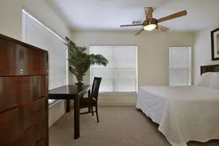 711 W 32nd St, Austin, TX 78705 - Photo 24