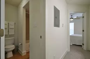 711 W 32nd St, Austin, TX 78705 - Photo 18