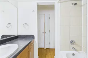 711 W 32nd St, Austin, TX 78705 - Photo 20