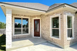 104 Creek Point Dr, Georgetown, TX 78628 - Photo 2
