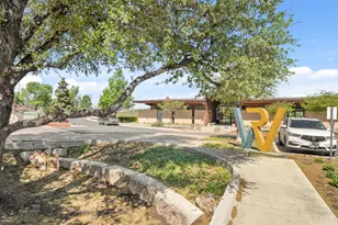 120 Eagle Pass Trail, Georgetown, TX 78628 - Photo 32