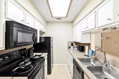 2706 Salado Street #305, Austin, TX 78705 - Photo 8