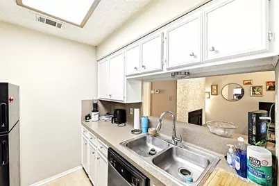 2706 Salado Street #305, Austin, TX 78705 - Photo 10