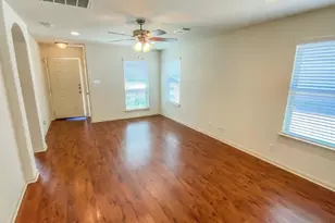 915 Alamo Plaza Dr, Cedar Park, TX 78613 - Photo 2