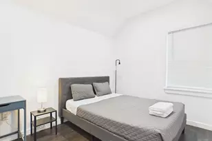 1010 W 26th St, Austin, TX 78705 - Photo 4