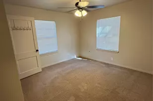 319 Charles St, Rockdale, TX 76567 - Photo 6