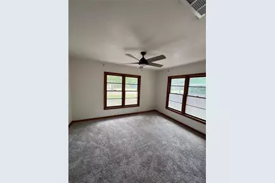509 Whitehead Street, Smithville, TX 78957 - Photo 12