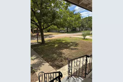 509 Whitehead Street, Smithville, TX 78957 - Photo 2