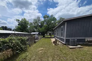 708 Rockdale Rd, Rockdale, TX 76567 - Photo 6