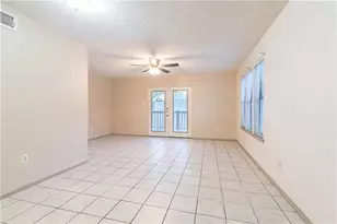 402 N Fredericksburg St, San Marcos, TX 78666 - Photo 4