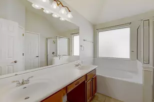 1821 Village Oak Ct, Austin, TX 78704 - Photo 18