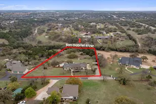 404 Skyline Rd, Georgetown, TX 78628 - Photo 10