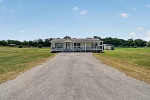 548 Casen St, Dale, TX 78616 - Photo 2