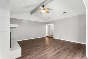 12103 Wycliff Ln, Austin, TX 78727 - Photo 8