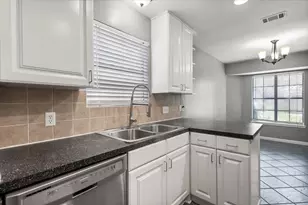 12103 Wycliff Ln, Austin, TX 78727 - Photo 16