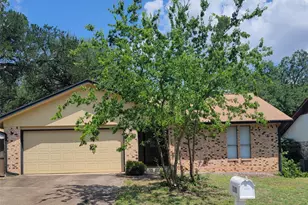 12103 Wycliff Ln, Austin, TX 78727 - Photo 2