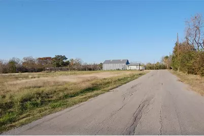 621 N Commerce Street, Lockhart, TX 78644 - Photo 4