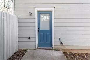 1210 E M. Franklin Ave, Austin, TX 78721 - Photo 28