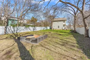 1210 E M. Franklin Ave, Austin, TX 78721 - Photo 30