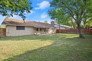 10703 Parkfield Dr, Austin, TX 78758 - Photo 18