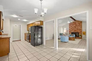 10703 Parkfield Dr, Austin, TX 78758 - Photo 10