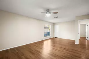 10703 Parkfield Dr, Austin, TX 78758 - Photo 4