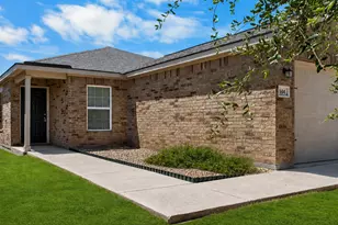 144 Continental Ave, Liberty Hill, TX 78642 - Photo 2