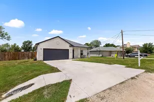 129 Kawainui Ln, Bastrop, TX 78602 - Photo 2