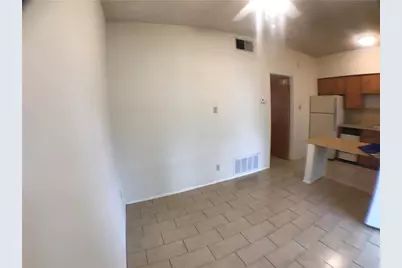 619 W 37th Street #104, Austin, TX 78705 - Photo 6