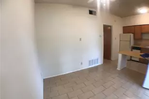 619 W 37th St, Austin, TX 78705 - Photo 6