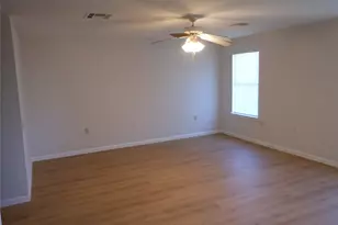 7424 Elk Pass Dr, Austin, TX 78744 - Photo 4