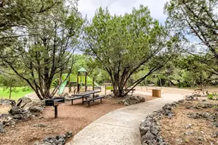 749 Jacksdaw Dr, Austin, TX 78737 - Photo 32