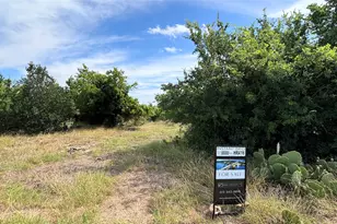 104 Strada Luca St, Florence, TX 76527 - Photo 1