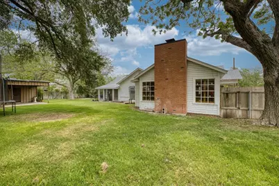 500 W Austin Street, Luling, TX 78648 - Photo 32