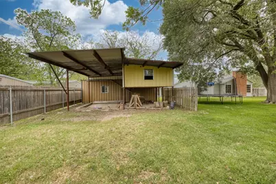 500 W Austin Street, Luling, TX 78648 - Photo 34
