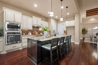 106 Edinburgh Isle Court, Lakeway, TX 78738 - Photo 10