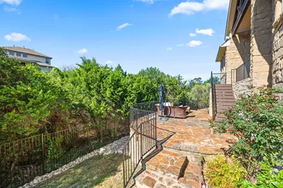 106 Edinburgh Isle Court, Lakeway, TX 78738 - Photo 28