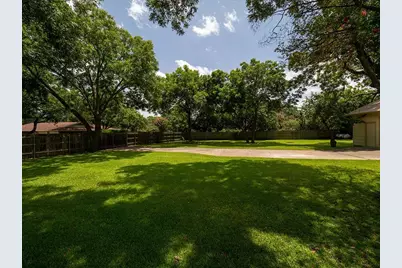 11905 Mustang Chase Drive, Austin, TX 78727 - Photo 34