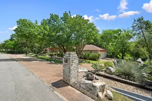 703 Palos Verdes Dr, Lakeway, TX 78734 - Photo 4