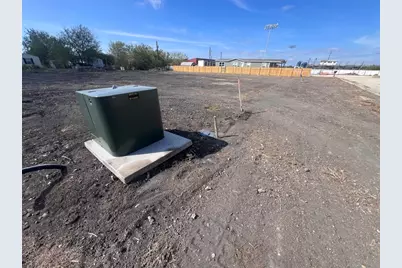 706 E Pecan Street, Granger, TX 76530 - Photo 4